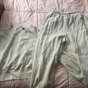 Old Navy Cream Sweatshirt+Joggers Set